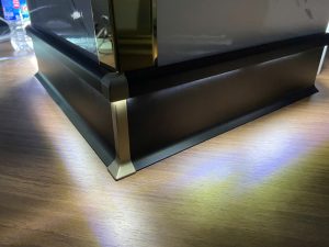 Nẹp len chân tường gắn led